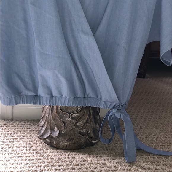 Brand new, short sleeve tie bottom v neck top. - Picture 3 of 4